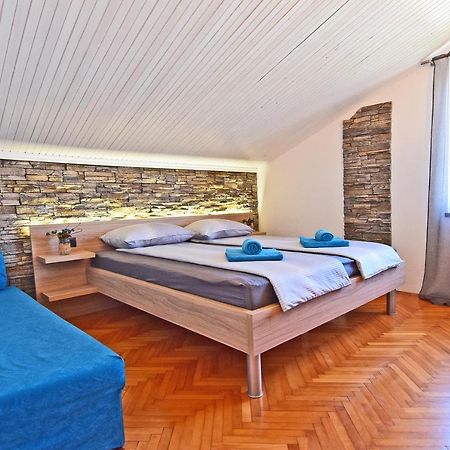 Apartment Leona Pula Exterior photo