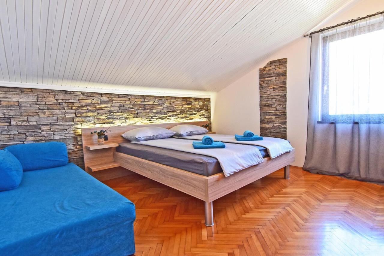 Apartment Leona Pula Exterior photo