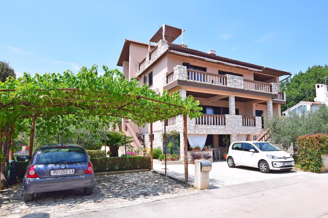 Apartment Leona Pula Exterior photo