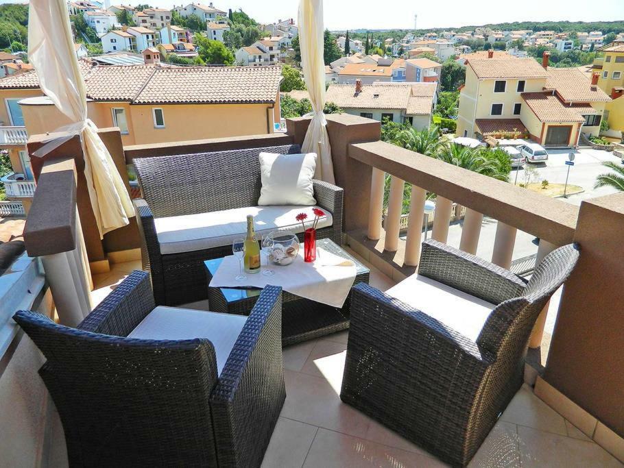 Apartment Leona Pula Exterior photo