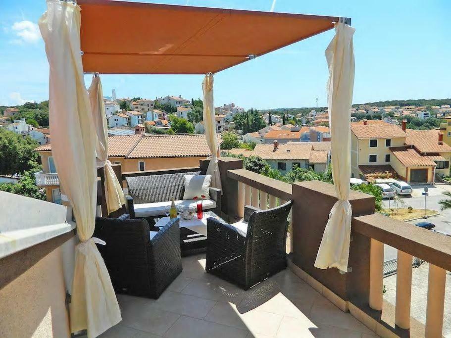 Apartment Leona Pula Exterior photo
